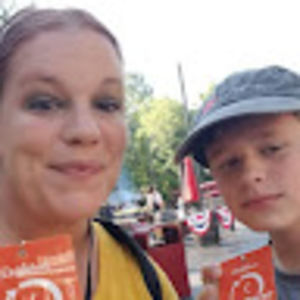 Meet your Posher, Danielle